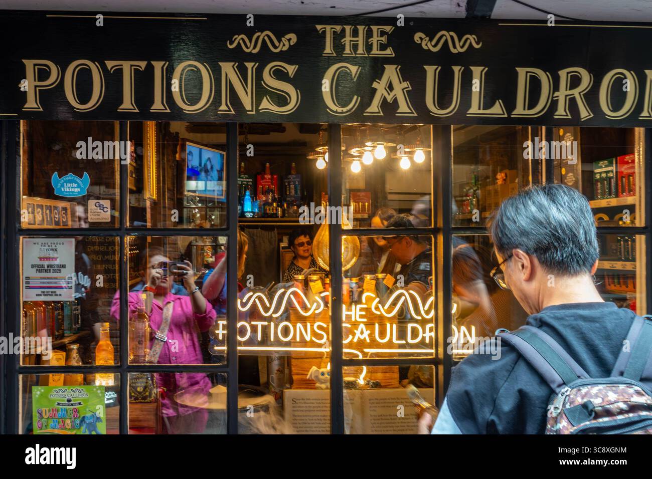 Ein magischer Themenladen auf The Shambles in York, Großbritannien Stockfoto