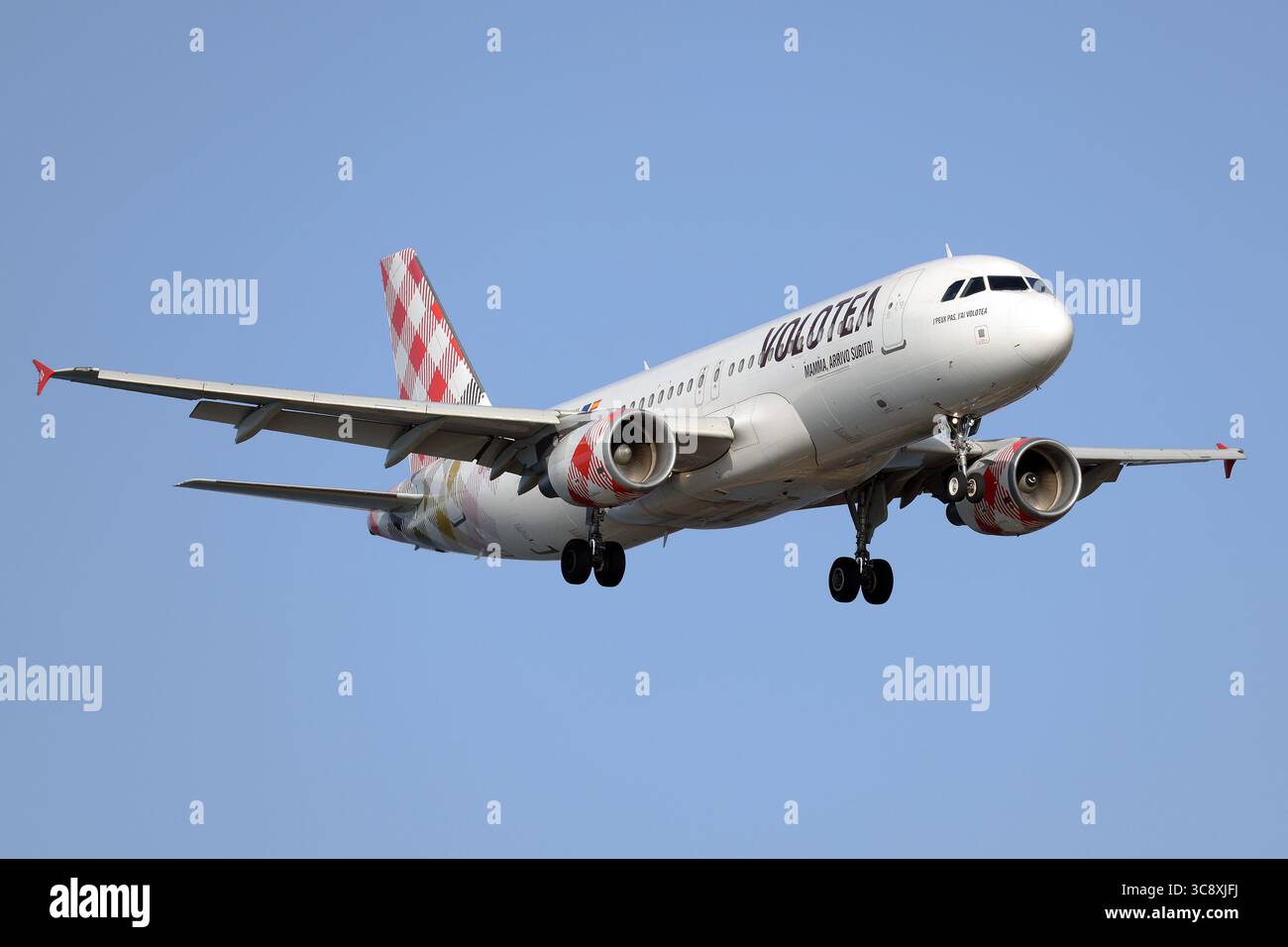 Auf dem Foto ein Airbus A320-214 der Firma Volotea Stockfoto