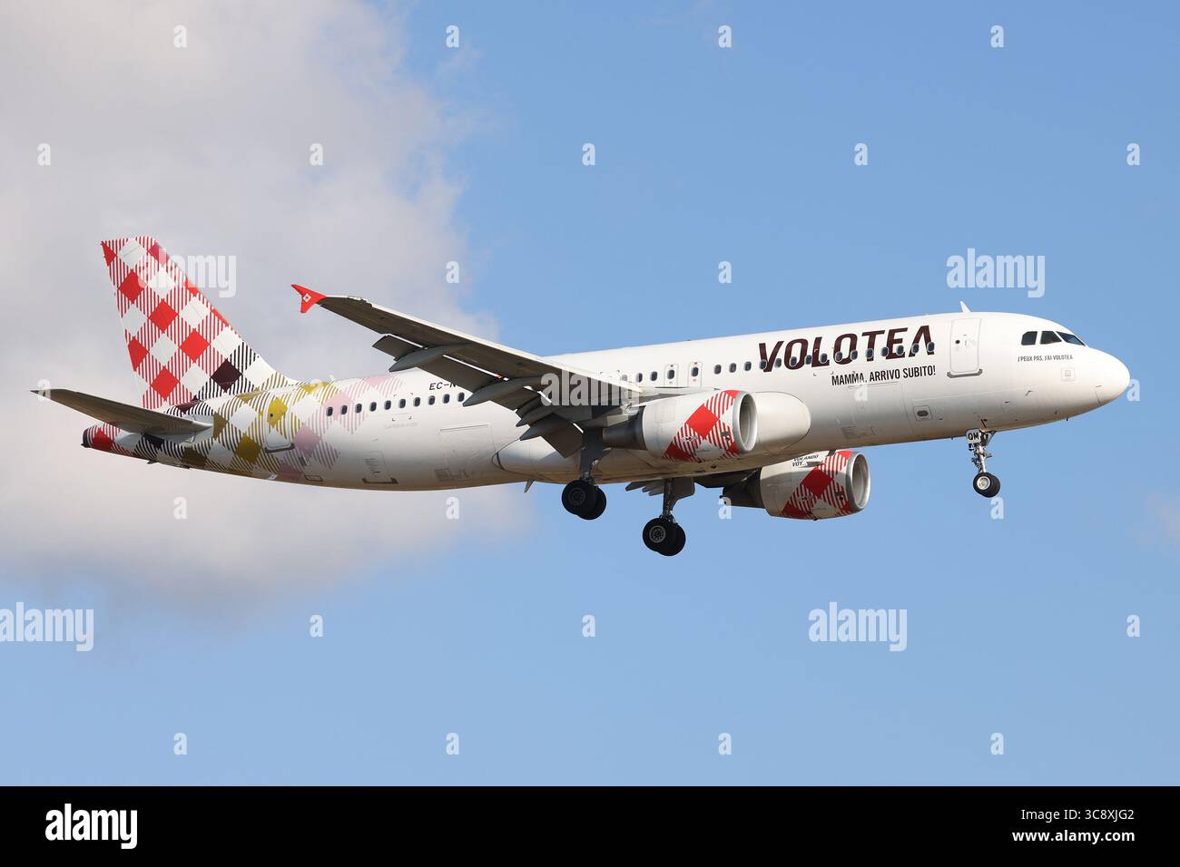 Auf dem Foto ein Airbus A320-214 der Firma Volotea Stockfoto