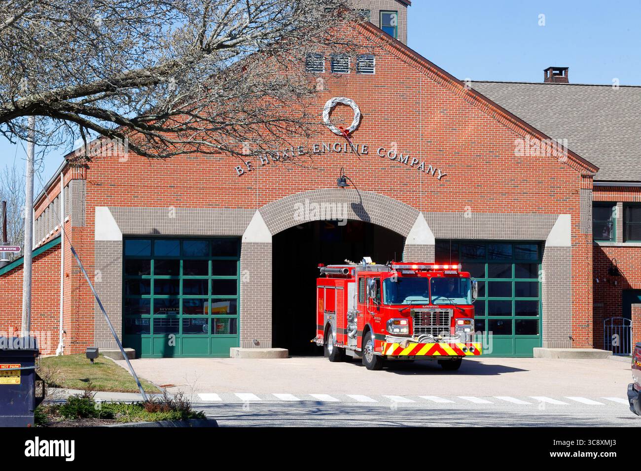 Motor 51 der B. F. Hoxie Engine Company, Mystic, Connecticut. Eine freiwillige Feuerwehrfirma, die 1837 als B.F. Hoxie Hoxie Hoxie Hocket Company gegründet wurde. Stockfoto