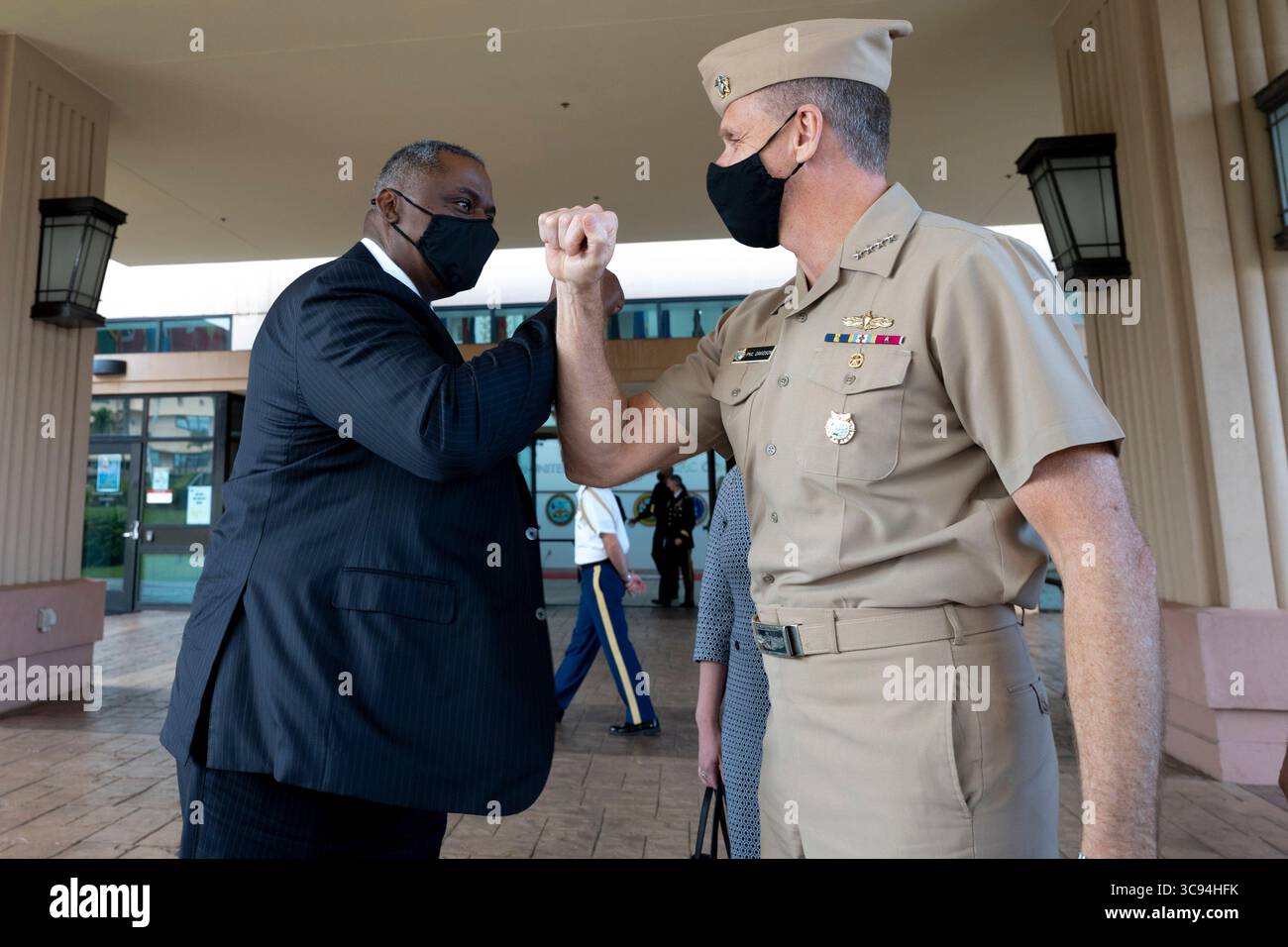 14. März 2021 – Hawaii, USA – Verteidigungsminister Lloyd J. Austin III. Trifft sich am 14. März 2021 mit dem Befehlshaber des Indo-Pazifik-Kommandos Philip S. Davidson im Hauptquartier des Indo-Pazifik-Kommandos Hawaii. (Kreditbild: © DoD/ZUMA Wire/ZUMAPRESS.com) Stockfoto