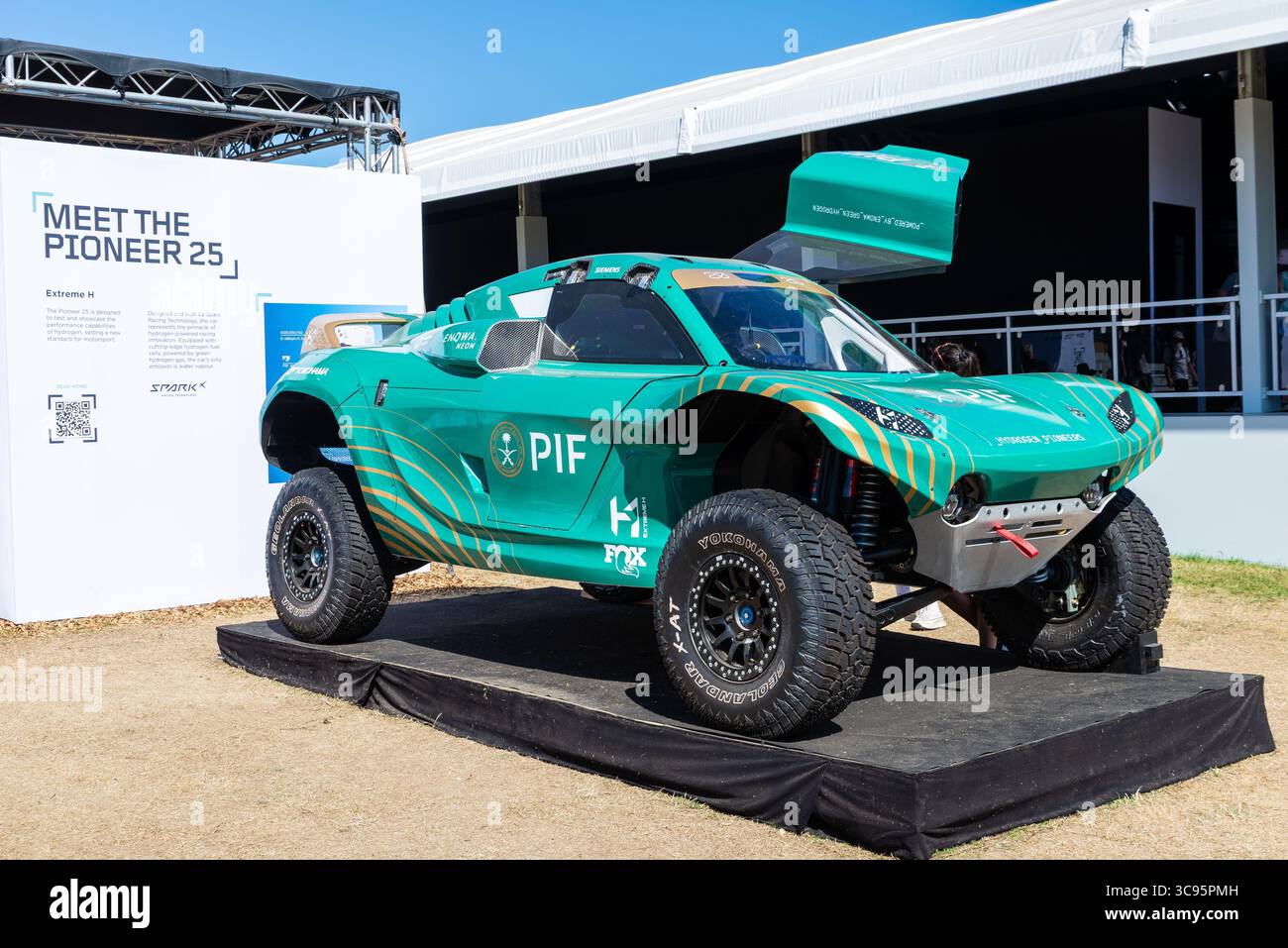 SPARK Pioneer 25 Extreme H Wasserstoff-Rennwagen auf dem Goodwood Festival of Speed 2025 Motorsport & Motoring Event Stockfoto