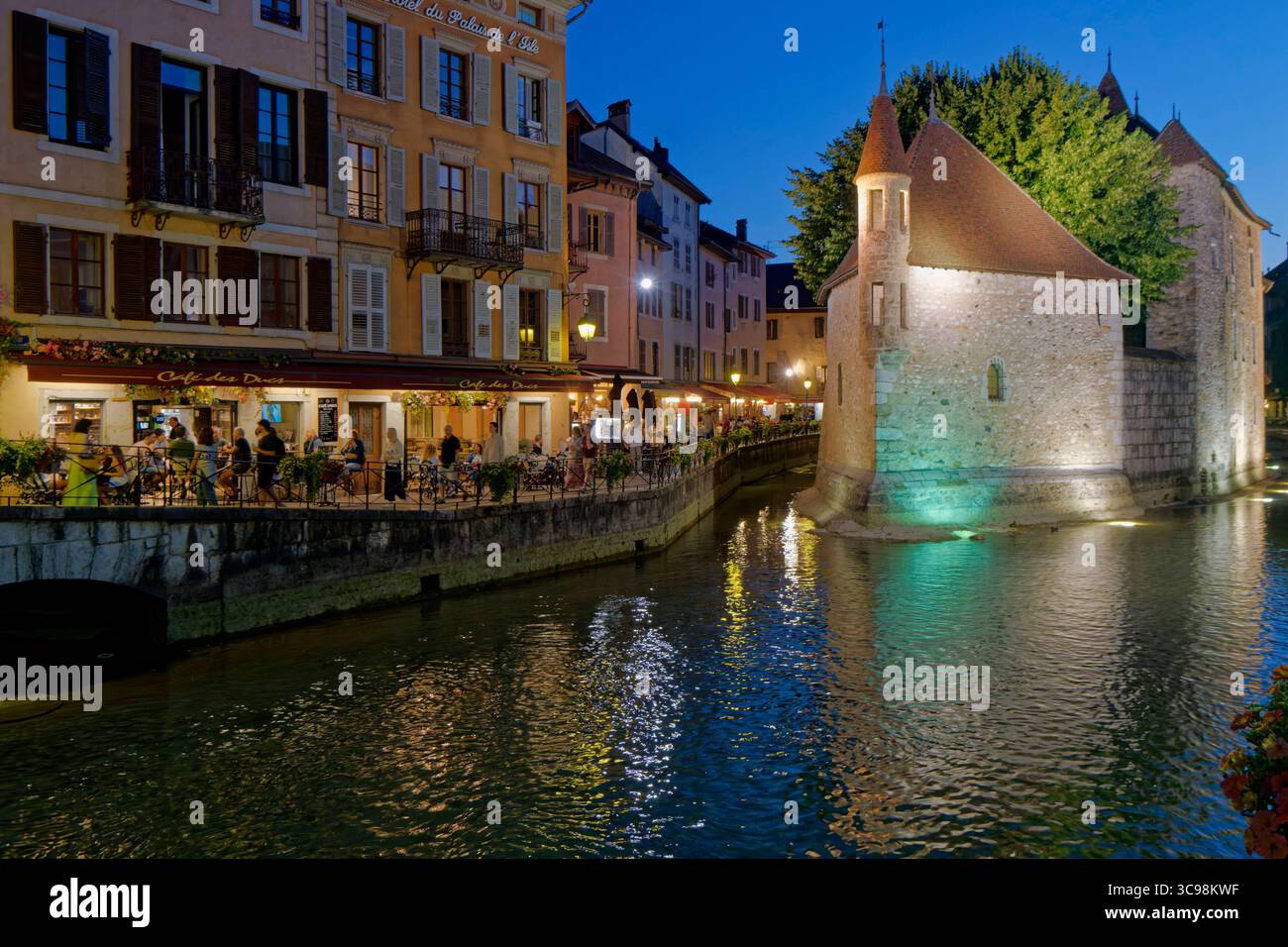 Annecy , Altstadt, vieille ville, Haute Savoie, Frankreich, Auvergne-Rhone-Alpes, Europa Altstadt von Annecy , vieille ville, Fluss Thiou, Palais de l Isle, mittelalterliches Gefängnis, Museum, Haute Savoie, Auvergne-Rhone-Alpes, Frankreich, Europa *** Annecy , Old Town, vieille ville, Haute Savoie, Frankreich, Auvergne Rhone Alpes, Europa Altstadt von Annecy, vieille ville, Fluss Thiou, Palais de l Isle, mittelalterliches Gefängnis, Museum, Haute Savoie, Auvergne Rhone Alpes, Frankreich, Europa Stockfoto