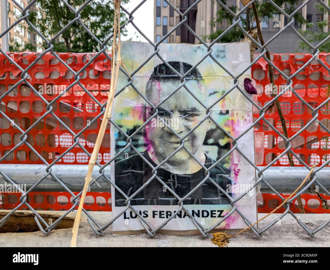 Gedenkstätte für einen Immigranten, der auf EIS vor dem ICE Field Büro in Lower Manhattan in Gewahrsam genommen wurde. Stockfoto