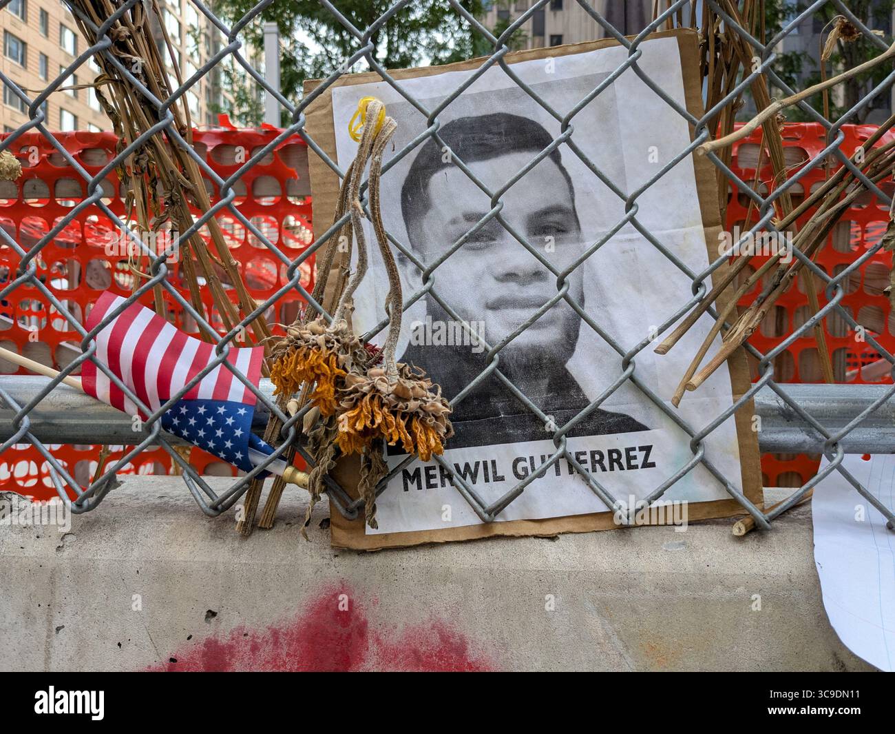 Gedenkstätte für einen Immigranten, der auf EIS vor dem ICE Field Büro in Lower Manhattan in Gewahrsam genommen wurde. Stockfoto