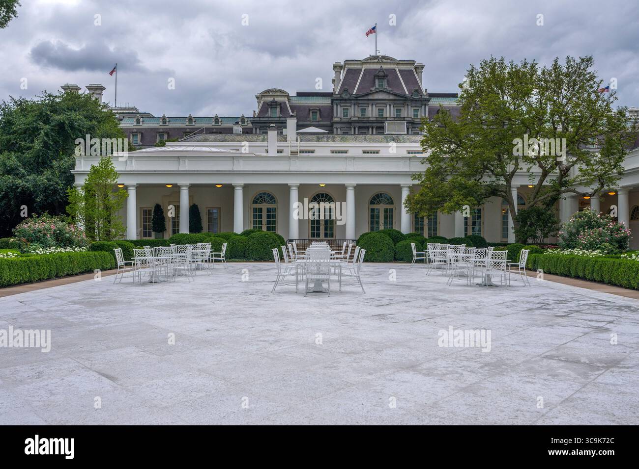 Washington, Vereinigte Staaten. August 2025. Der neu errichtete Rose Garden des Weißen Hauses in Washington DC, am Freitag, den 1. August 2025. Quelle: Aaron Schwartz/CNP/dpa/Alamy Live News Stockfoto