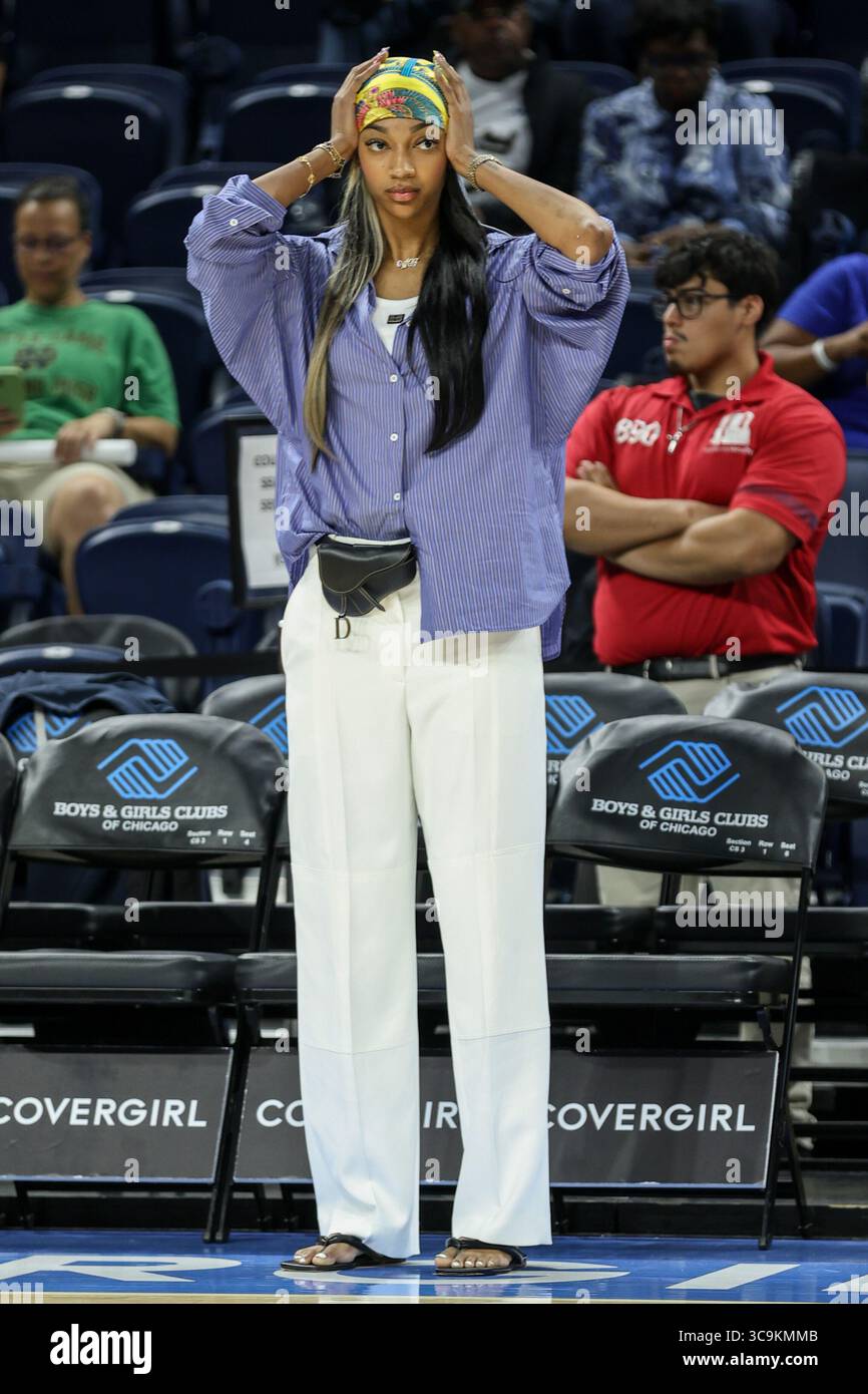 Chicago, USA. August 2025. Chicago, USA, 5. August 2025: Angel Reese (5 Chicago Sky) wird vor dem Spiel zwischen den Chicago Sky und Washington Mystics am Dienstag, 5. August 2025 in der Wintrust Arena, Chicago, USA, gesehen. (KEINE KOMMERZIELLE NUTZUNG) (Shaina Benhiyoun/SPP) Guthaben: SPP Sport Pressefoto. /Alamy Live News Stockfoto
