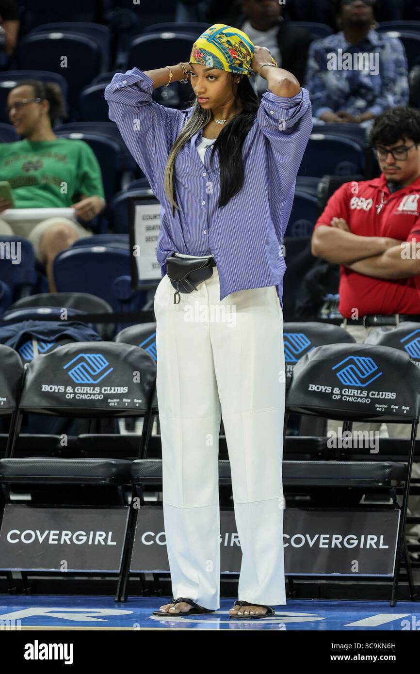 Chicago, USA. August 2025. Chicago, USA, 5. August 2025: Angel Reese (5 Chicago Sky) wird vor dem Spiel zwischen den Chicago Sky und Washington Mystics am Dienstag, 5. August 2025 in der Wintrust Arena, Chicago, USA, gesehen. (KEINE KOMMERZIELLE NUTZUNG) (Shaina Benhiyoun/SPP) Guthaben: SPP Sport Pressefoto. /Alamy Live News Stockfoto