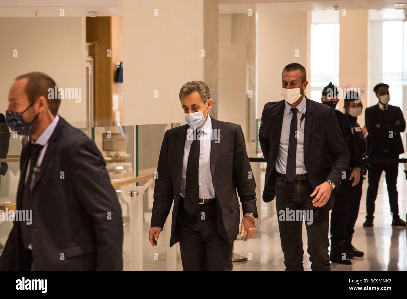 8. Dezember 2020, Paris, Ile-de-France (Region, Frankreich: Der ehemalige Präsident der Französischen Republik, Nicolas Sarkozy, während seines Prozesses, in dem er wegen Korruption und Einflussnahme angeklagt wird. (Bild: © Sadak Souici/ZUMA Press Wire) Stockfoto