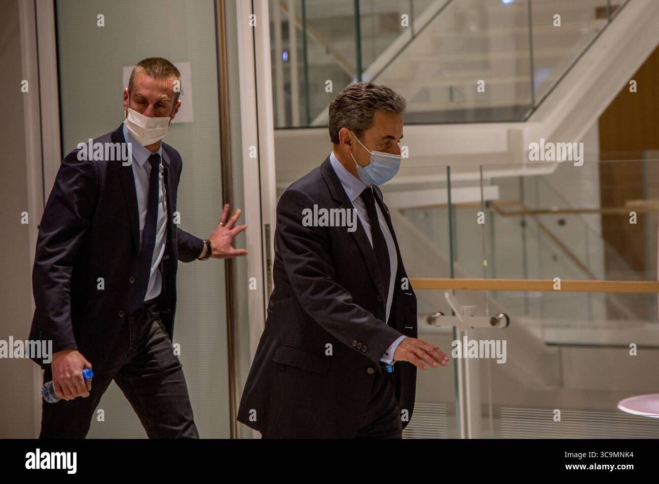 8. Dezember 2020, Paris, Ile-de-France (Region, Frankreich: Der ehemalige Präsident der Französischen Republik, Nicolas Sarkozy, während seines Prozesses, in dem er wegen Korruption und Einflussnahme angeklagt wird. (Bild: © Sadak Souici/ZUMA Press Wire) Stockfoto
