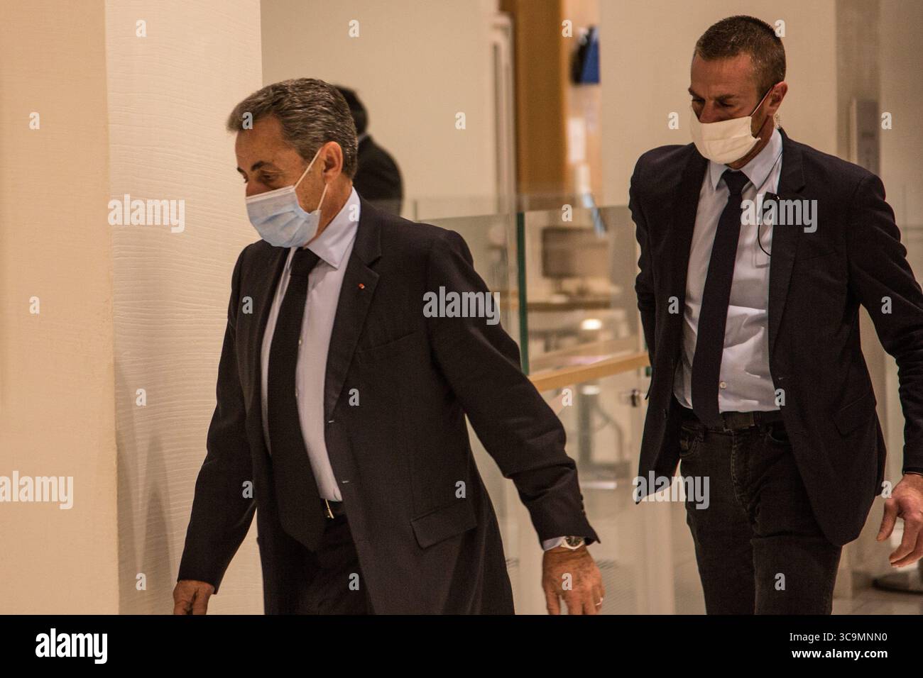 8. Dezember 2020, Paris, Ile-de-France (Region, Frankreich: Der ehemalige Präsident der Französischen Republik, Nicolas Sarkozy, während seines Prozesses, in dem er wegen Korruption und Einflussnahme angeklagt wird. (Bild: © Sadak Souici/ZUMA Press Wire) Stockfoto