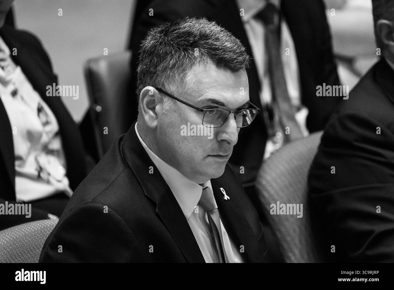 New York, NY, 5. August 2025: Gideon Sa'AR, Minister für auswärtige Angelegenheiten des Staates Israel, nimmt am 5. August 2025 am UN-Hauptsitz in New York, NY, an der Sitzung des Sicherheitsrates zur Lage im Nahen Osten einschließlich der Palästinenserfrage Teil. Israel bat um das Treffen, nachdem die Hamas ein Video von zwei noch lebenden Geiseln in völlig ausgemerdertem Zustand veröffentlicht hatte. Quelle: Lev Radin/Alamy News Live Stockfoto