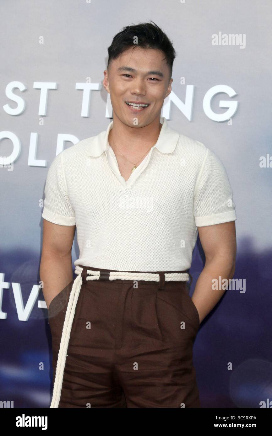 13. April 2023, Westwood, CA, USA: LOS ANGELES - 13. APR: John Harlan Kim bei der letzten Sache, die er mir erzählt hat, Premiere der Apple+-Serie im Bruin Theater am 13. April 2023 in Westwood, KALIFORNIEN (Credit Image: © Kathy Hutchins via ZUMA Press Wire) Stockfoto