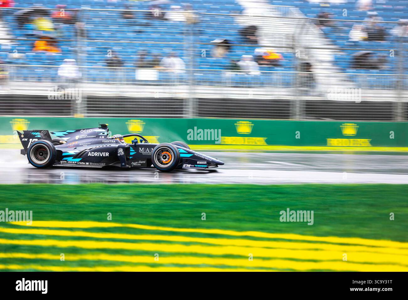 31. März 2023, Melbourne, Victoria, Australien: Arthur Leclerc aus Monaco und das Team Dams fahren während des F2-Qualifying auf der Albert Park Grand Prix-Strecke. (Kreditbild: © George Hitchens/SOPA Images via ZUMA Press Wire) Stockfoto