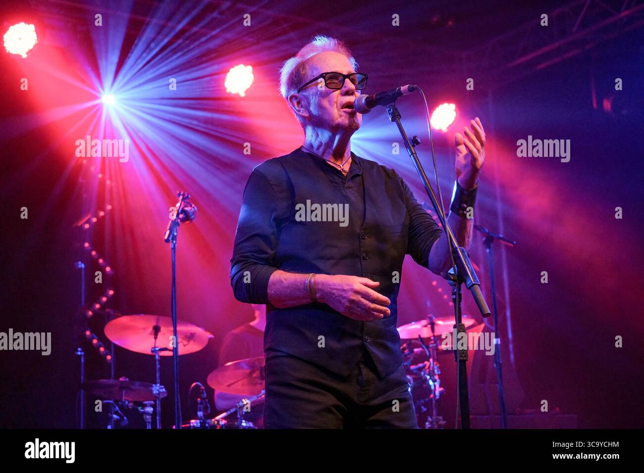 John Jones von der Oysterband trat beim Wickham Festival in Hampshire auf. August 2025. Lange Abschiedstour Stockfoto