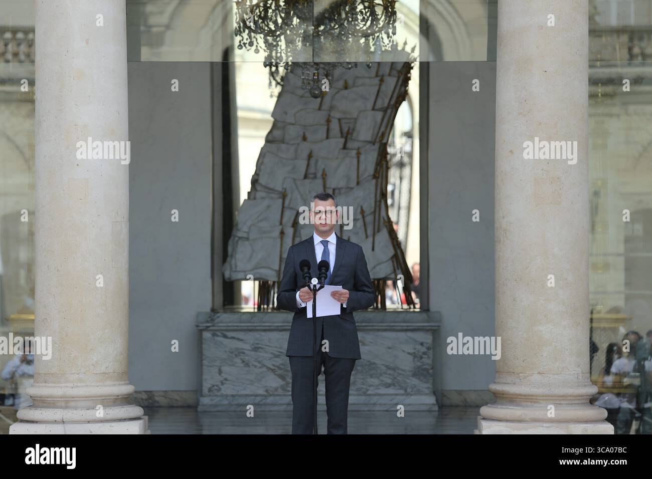 17. Mai 2017 - Paris, Frankreich PARIS - LE 17/05/2017 Annonce du Premier Gouvernement d'Emmanuel Macron par Alexis Kohler ........ Alexis Kohler, Generalsekretär des Elysee Präsidentiel Palace, gibt am 17. Mai 2017 in Paris, zwei Tage nach der Nominierung für den französischen Premierminister, die Zusammensetzung der französischen Regierung bekannt. (Bild: © Sadak Souici/ZUMA Press Wire) Stockfoto