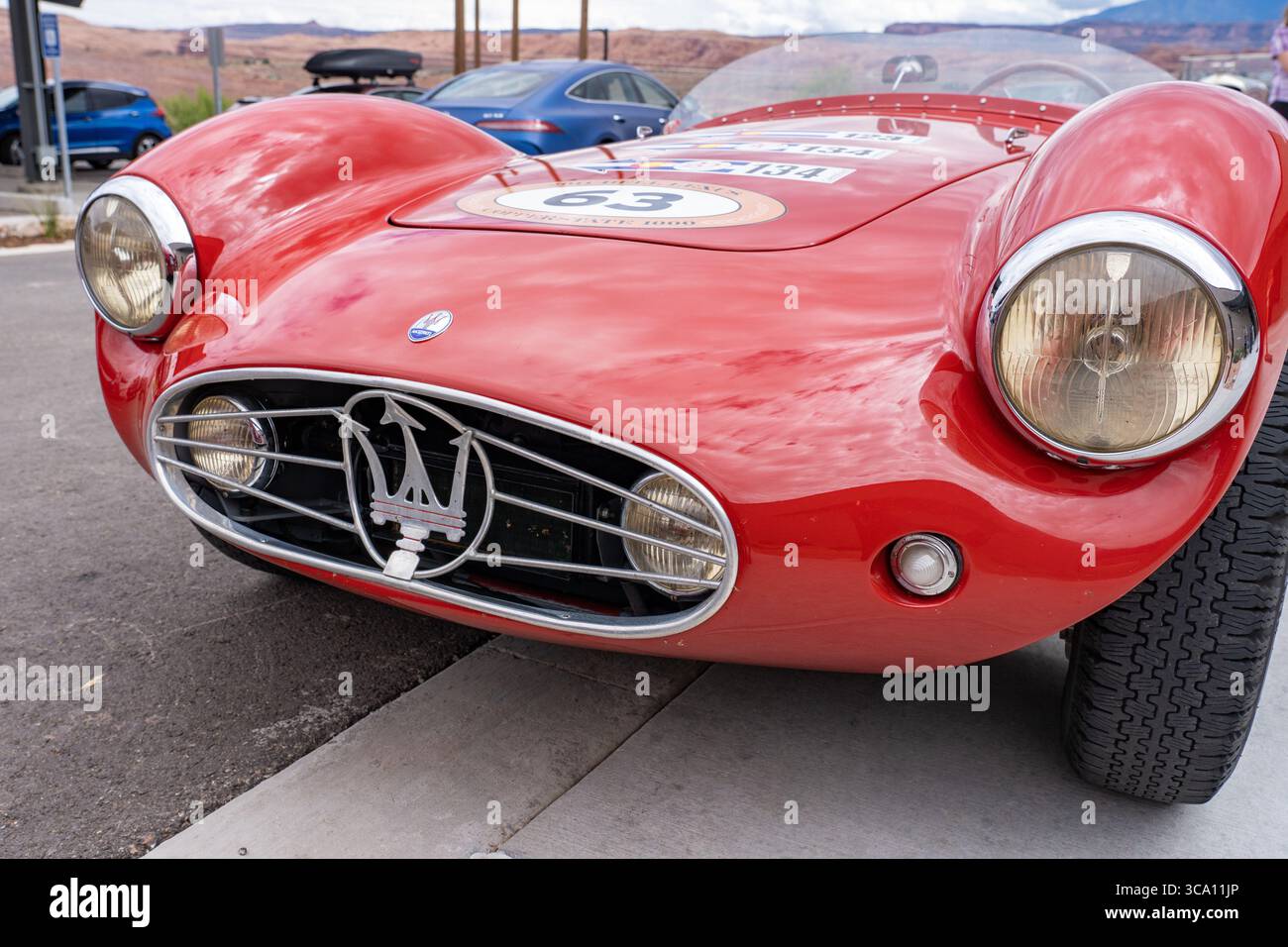 14. September 2022, Moab, Utah, Vereinigte Staaten: Maserati Trident Grill auf einem seltenen Maserati A6 GCS Rennwagen aus dem Jahr 1954 bei der Colorado Grand Road Rallye. (Kreditbild: © Jon G. Fuller / Vwpics/VW Pics via ZUMA Press Wire) Stockfoto