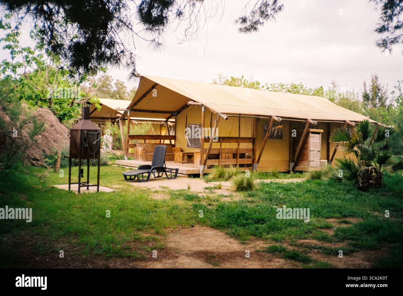Safari Zelt im HolaCamp Garrofer, Sitges, Katalonien, Spanien. Stockfoto