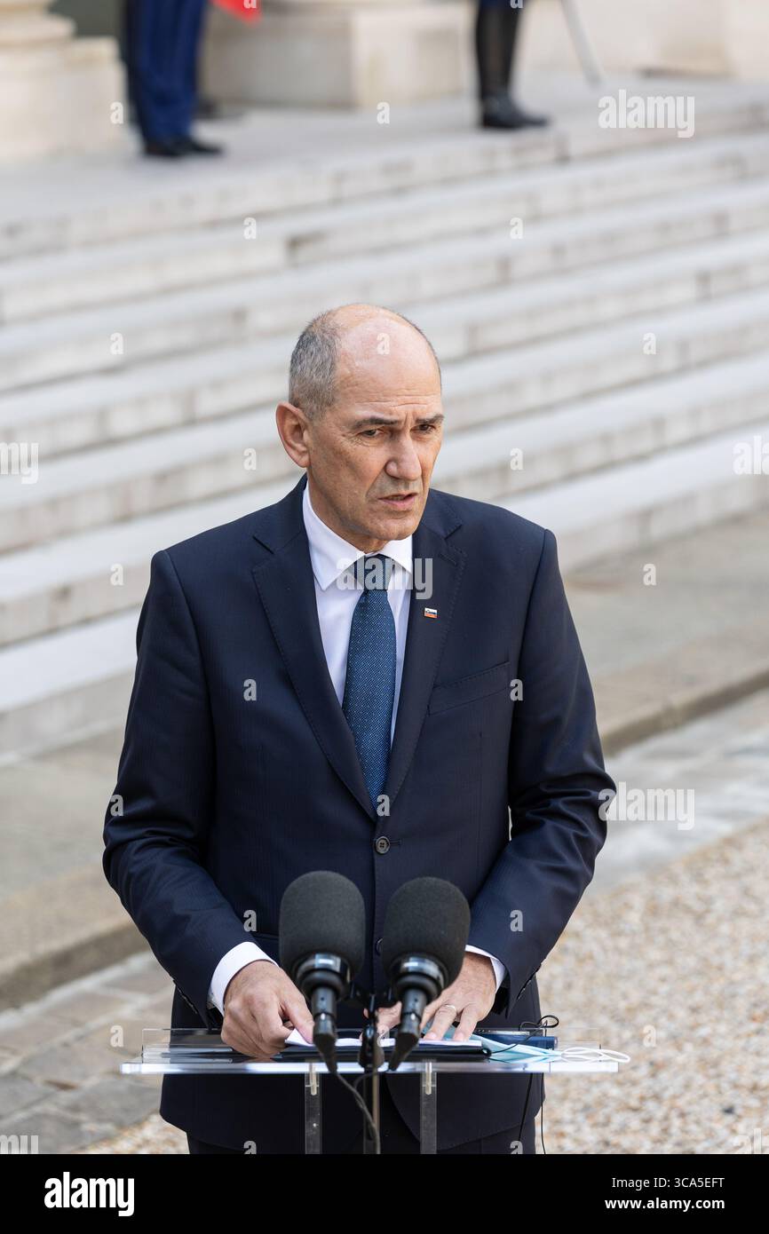 April 2021, Paris, Ile-de-France (Region, Frankreich: Arbeitsessen zwischen dem Präsidenten der Republik, Herrn Emmanuel MACRON, und dem Premierminister der Republik Slowenien, Herrn Janez JANSA, am Donnerstag, den 29. April 2021 (Foto: © Sadak Souici/ZUMA Press Wire) Stockfoto