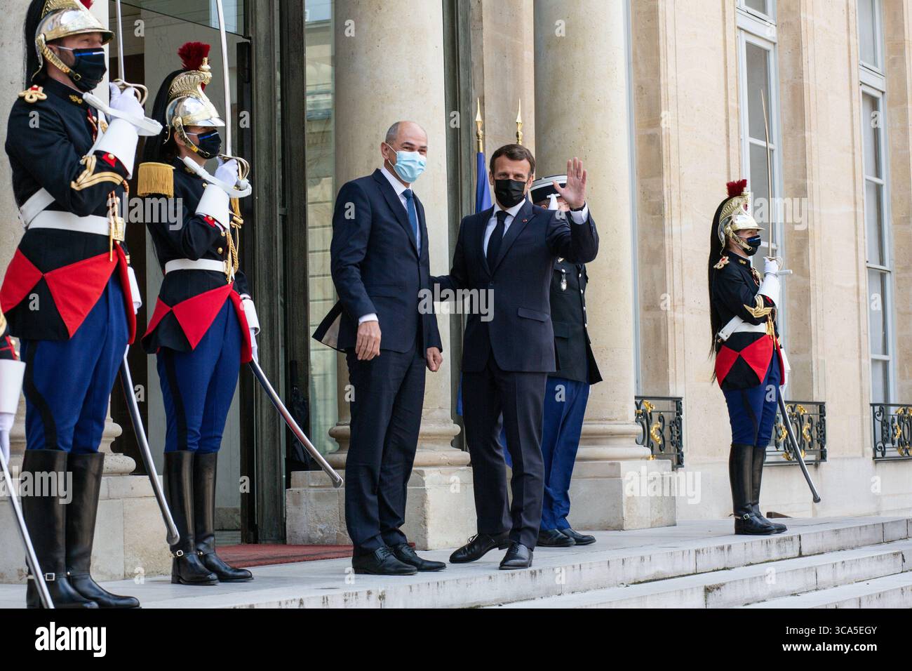 April 2021, Paris, Ile-de-France (Region, Frankreich: Arbeitsessen zwischen dem Präsidenten der Republik, Herrn Emmanuel MACRON, und dem Premierminister der Republik Slowenien, Herrn Janez JANSA, am Donnerstag, den 29. April 2021 (Foto: © Sadak Souici/ZUMA Press Wire) Stockfoto