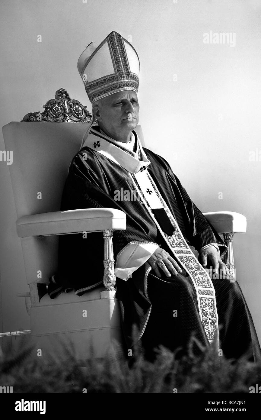 Tor Vergata, Rom, Italien. August 2025. ROM, ITALIEN - 3. AUGUST: Papst Leo XIV. Führt am 3. August 2025 die Abschlussmesse des Jubeljahres in Tor Vergata, Rom, Italien. Quelle: dpa/Alamy Live News Stockfoto