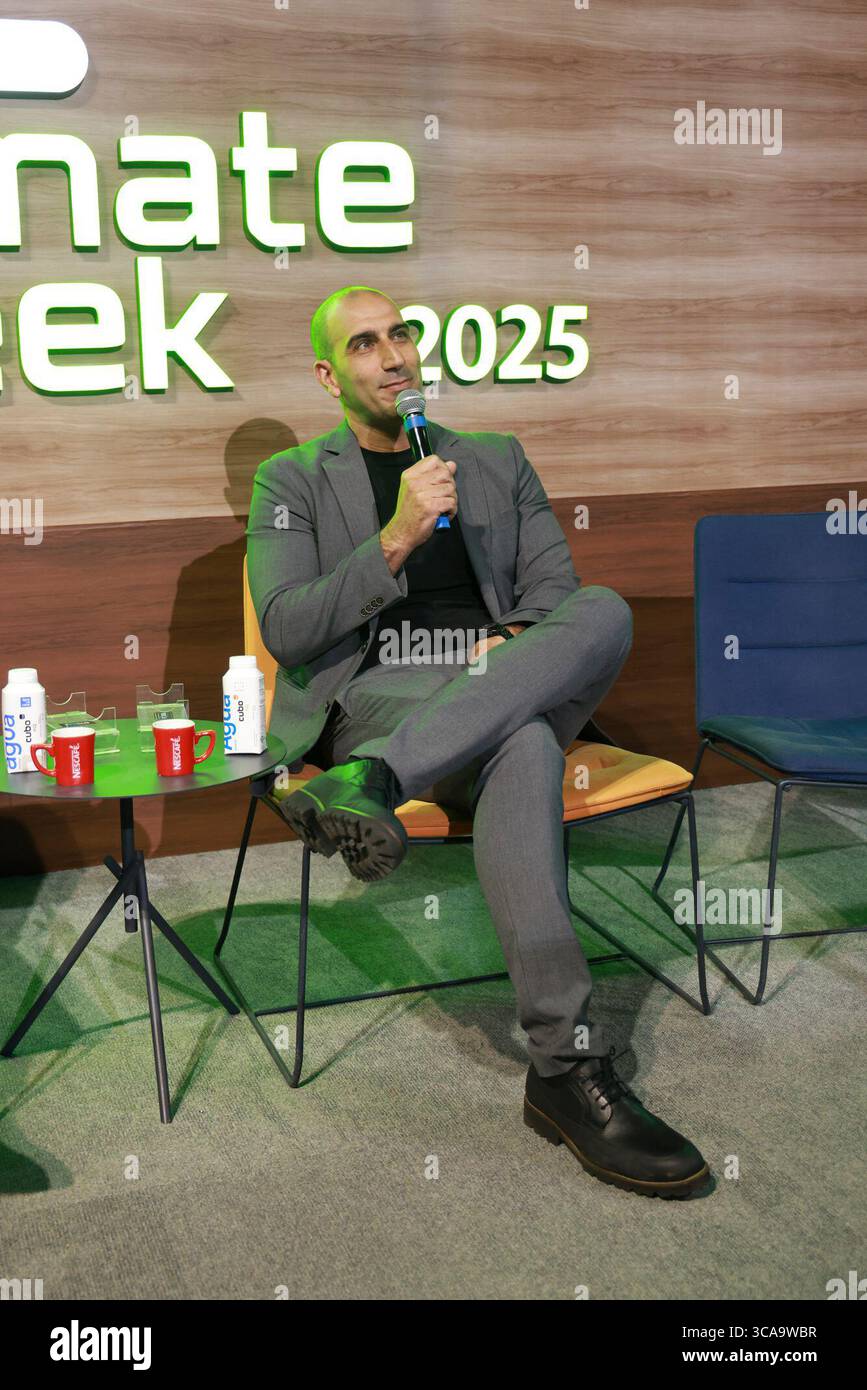 Sao Paulo, Sao Paulo, Brasilien. August 2025. Sao Paulo (SP), 08/06/2025 Ã¢â‚¬' Climate Week/Cubo/SP: Leo Farah (Humus), während der Klimaresilienz-Panel auf der Sao Paulo Climate Week 2025 findet die Veranstaltung vom 4. Bis 8. August statt. Unibanco und Cubo Itau halten sie zum zweiten Mal im Cubo Itau Hauptquartier in Vila Olimpia in Sao Paulo ab, diesen Mittwoch, den 6. August 2025. (Foto: Leco Viana/Thenews2/Zumapress) (Foto: © Leco Viana/TheNEWS2 via ZUMA Press Wire) NUR REDAKTIONELLE VERWENDUNG! Nicht für kommerzielle ZWECKE! Stockfoto