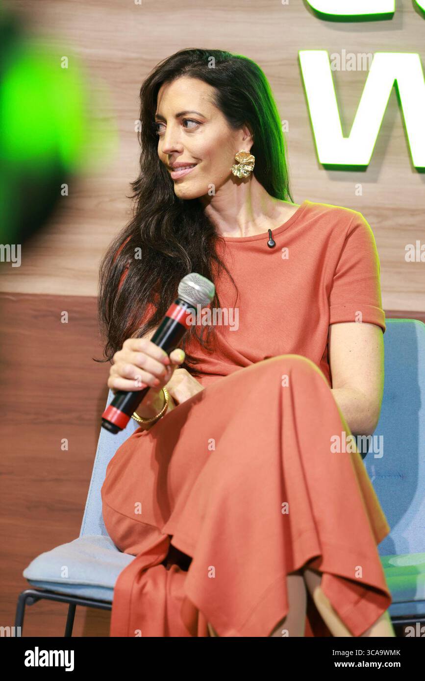 Sao Paulo, Sao Paulo, Brasilien. August 2025. Sao Paulo (SP), 08/06/2025 Ã¢â‚¬' Klimawoche/Cubo/SP: Tatiana Monteiro de Barros (Uniao Brasil), während der Klimaresilienz-Panel auf der Sao Paulo Klimawoche 2025 findet die Veranstaltung vom 4. Bis 8. August 2025 statt. Unibanco und Cubo Itau halten sie zum zweiten Mal im Hauptsitz von Cubo Itau in Vila Olimpia in Sao Paulo ab. (Foto: Leco Viana/Thenews2/Zumapress) (Foto: © Leco Viana/TheNEWS2 via ZUMA Press Wire) NUR REDAKTIONELLE VERWENDUNG! Nicht für kommerzielle ZWECKE! Stockfoto