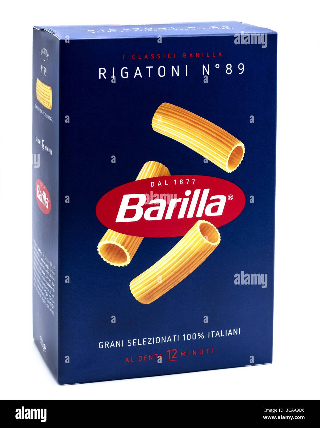 Barilla Rigatoni n89, italienische Nudelpackung auf weißem Hintergrund Stockfoto