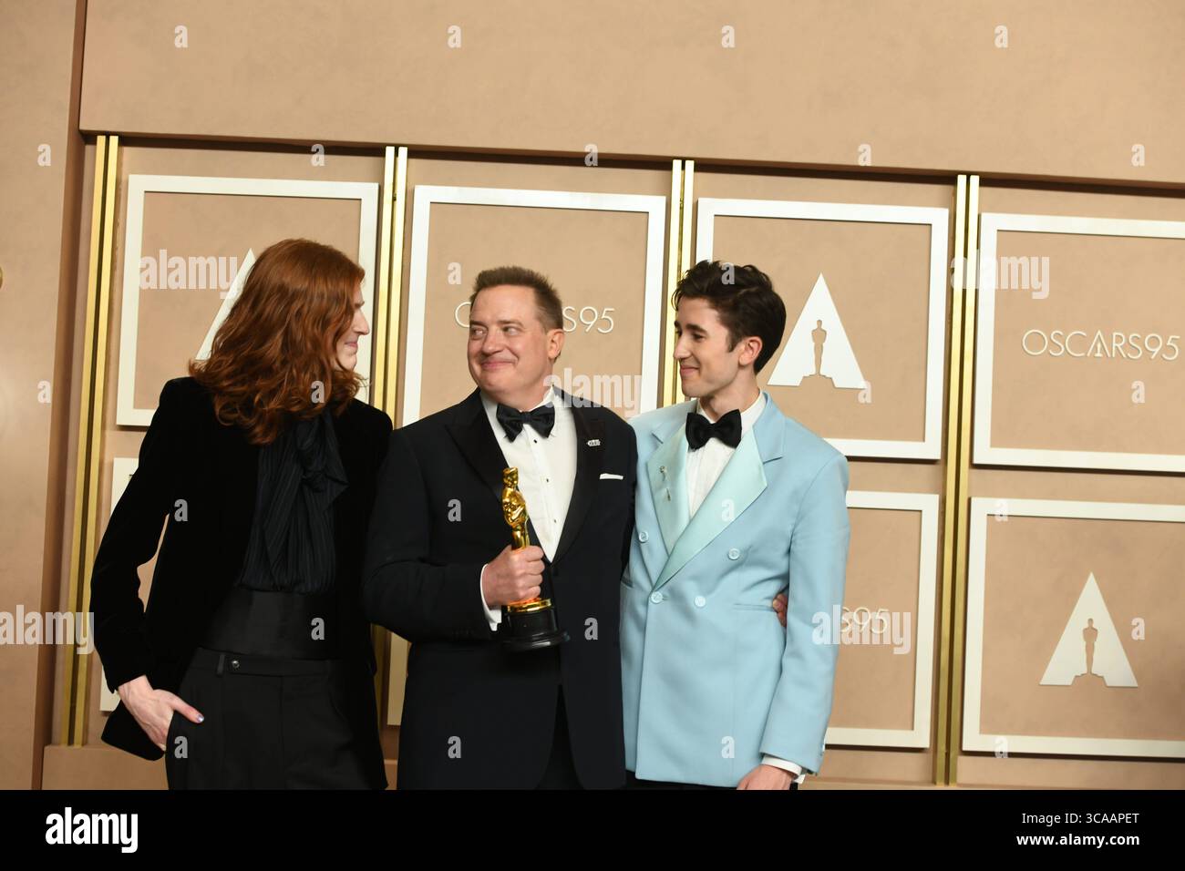 März 2023, Los Angeles, Kalifornien, USA: LELAND, BRENDAN UND HOLDEN FRASER im Pressesaal während der 95. Academy Awards, die von der Academy of Motion Picture Arts and Sciences (AMPAS) verliehen wurden, im Dolby Theatre in Hollywood. (Bild: © Kevin Sullivan via ZUMA Press Wire) Stockfoto