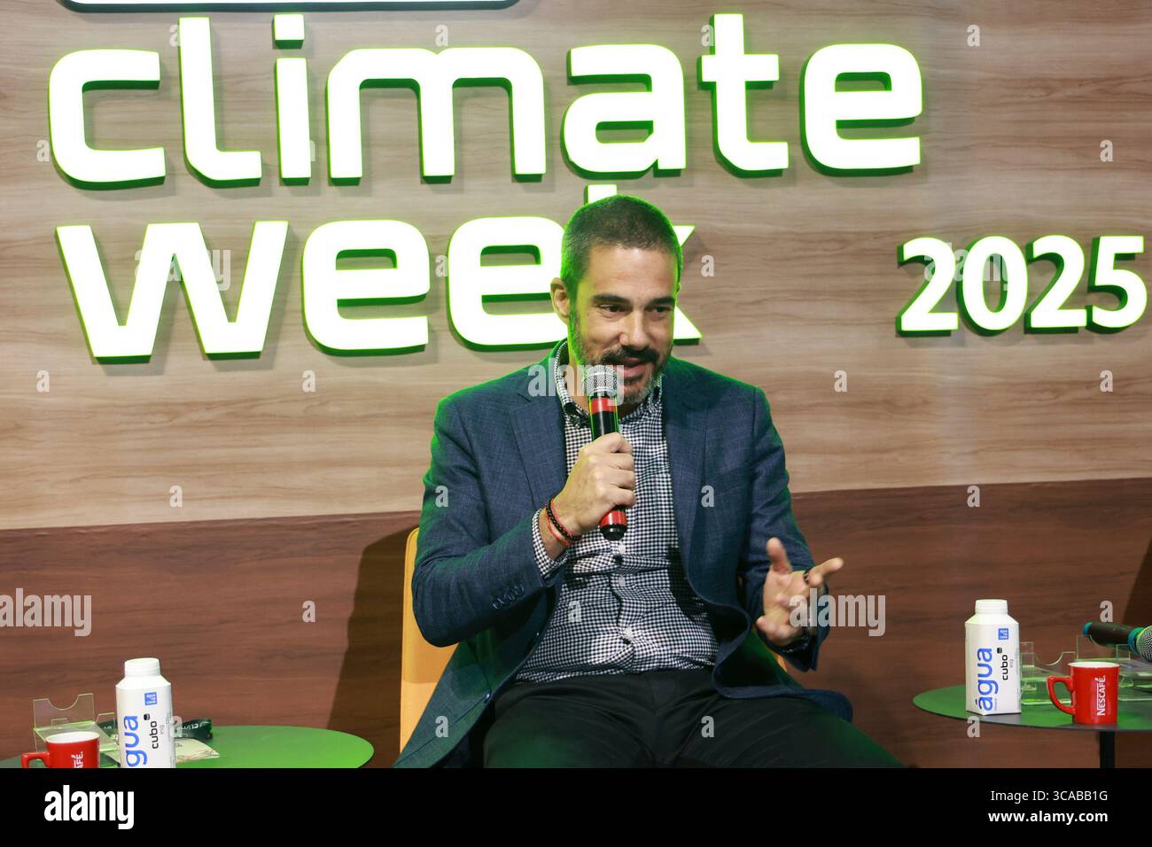 Sao Paulo, Sao Paulo, Brasilien. August 2025. Sao Paulo (SP), 08/06/2025 Ã¢â‚¬' Climate Week/Cubo/SP: Murilo Garavello - Content Director bei UOL, während des Podiums Kommunikation für den Klimawandel auf der Sao Paulo Climate Week 2025 findet die Veranstaltung vom 4. Bis 8. August statt. Unibanco und Cubo Itau halten sie zum zweiten Mal im Cubo Itau Hauptsitz in Vila Olimpia in Sao Paulo ab, diesen Mittwoch, den 6. August 2025. (Foto: Leco Viana/Thenews2/Zumapress) (Foto: © Leco Viana/TheNEWS2 via ZUMA Press Wire) NUR REDAKTIONELLE VERWENDUNG! Nicht für kommerzielle ZWECKE! Stockfoto