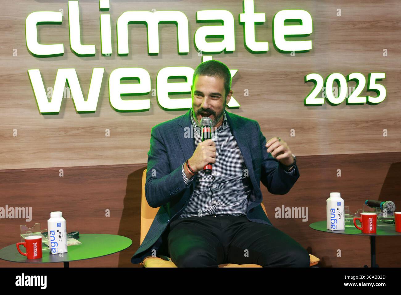 Sao Paulo, Sao Paulo, Brasilien. August 2025. Sao Paulo (SP), 08/06/2025 Ã¢â‚¬' Climate Week/Cubo/SP: Murilo Garavello - Content Director bei UOL, während des Podiums Kommunikation für den Klimawandel auf der Sao Paulo Climate Week 2025 findet die Veranstaltung vom 4. Bis 8. August statt. Unibanco und Cubo Itau halten sie zum zweiten Mal im Cubo Itau Hauptsitz in Vila Olimpia in Sao Paulo ab, diesen Mittwoch, den 6. August 2025. (Foto: Leco Viana/Thenews2/Zumapress) (Foto: © Leco Viana/TheNEWS2 via ZUMA Press Wire) NUR REDAKTIONELLE VERWENDUNG! Nicht für kommerzielle ZWECKE! Stockfoto