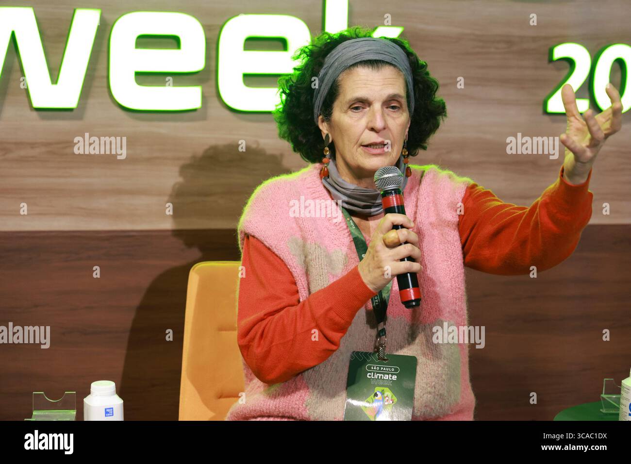 Sao Paulo, Sao Paulo, Brasilien. August 2025. Sao Paulo (SP), 6. August 2025 Ã¢â‚¬ Klimawoche/Cubo/SP: Teresa Bracher (Taquari vivo Institut), während der Podiumsdiskussion; die Pantanal als Erhaltungshorizont, Sao Paulo Klimawoche 2025, die Veranstaltung findet vom 4. Bis 8. August statt, Unibanco und Cubo Itau halten sie zum zweiten Mal im Hauptsitz von Cubo Itau in Vila Olimpia, Sao Paulo, Sao Paulo, diesen Mittwoch, 6. August 2025, statt. (Foto: Leco Viana/Thenews2/Zumapress) (Foto: © Leco Viana/TheNEWS2 via ZUMA Press Wire) NUR REDAKTIONELLE VERWENDUNG! Nicht für kommerzielle ZWECKE! Stockfoto