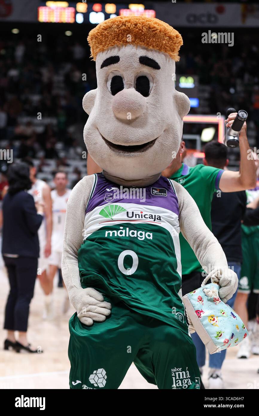 18. Februar 2023, Badalona, Spanien: Maskottchen beim ACB Copa Del Rey Badalona 2023 Halbfinalspiel zwischen Real Madrid und Unicaja Malaga im Palau Municipal Esports de Badalona in Barcelona, Spanien. (Foto: © David Ramirez/DAX via ZUMA Press Wire) Stockfoto 18. Februar 2023, Badalona, Spanien: Maskottchen beim ACB Copa Del Rey Badalona 2023 Halbfinalspiel zwischen Real Madrid und Unicaja Malaga im Palau Municipal Esports de Badalona in Barcelona, Spanien. (Foto: © David Ramirez/DAX via ZUMA Press Wire) Stockfoto