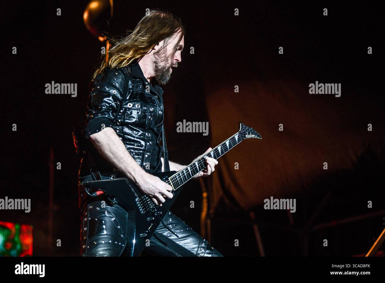 Judas Priest (Andy Sneap, Gitarre) tritt live auf. Masters of Rock Festival, Buenos Aires. Stockfoto