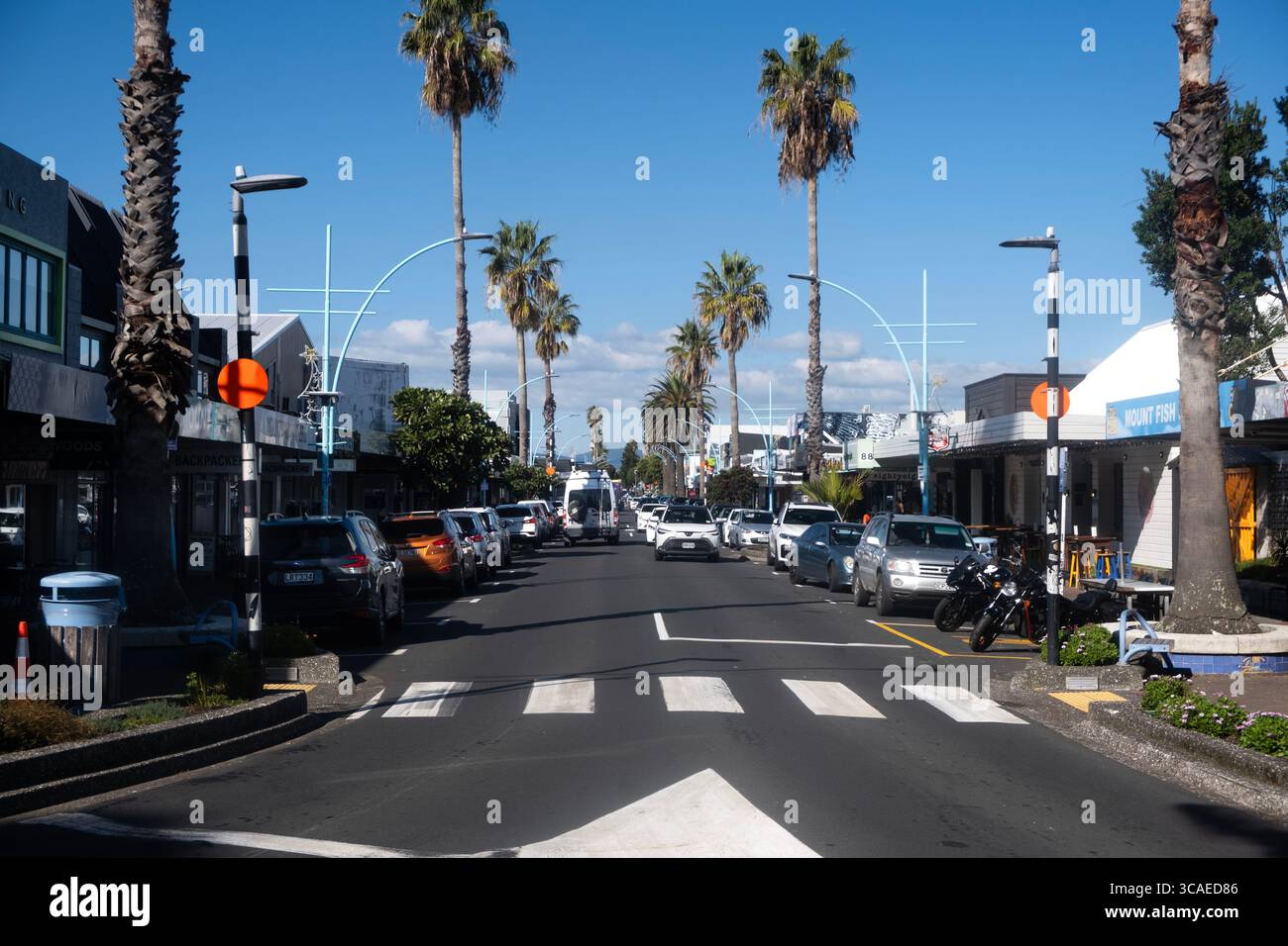 Einkaufsstraße in Mount Maunganui in der Nähe von Tauranga, Neuseeland Stockfoto