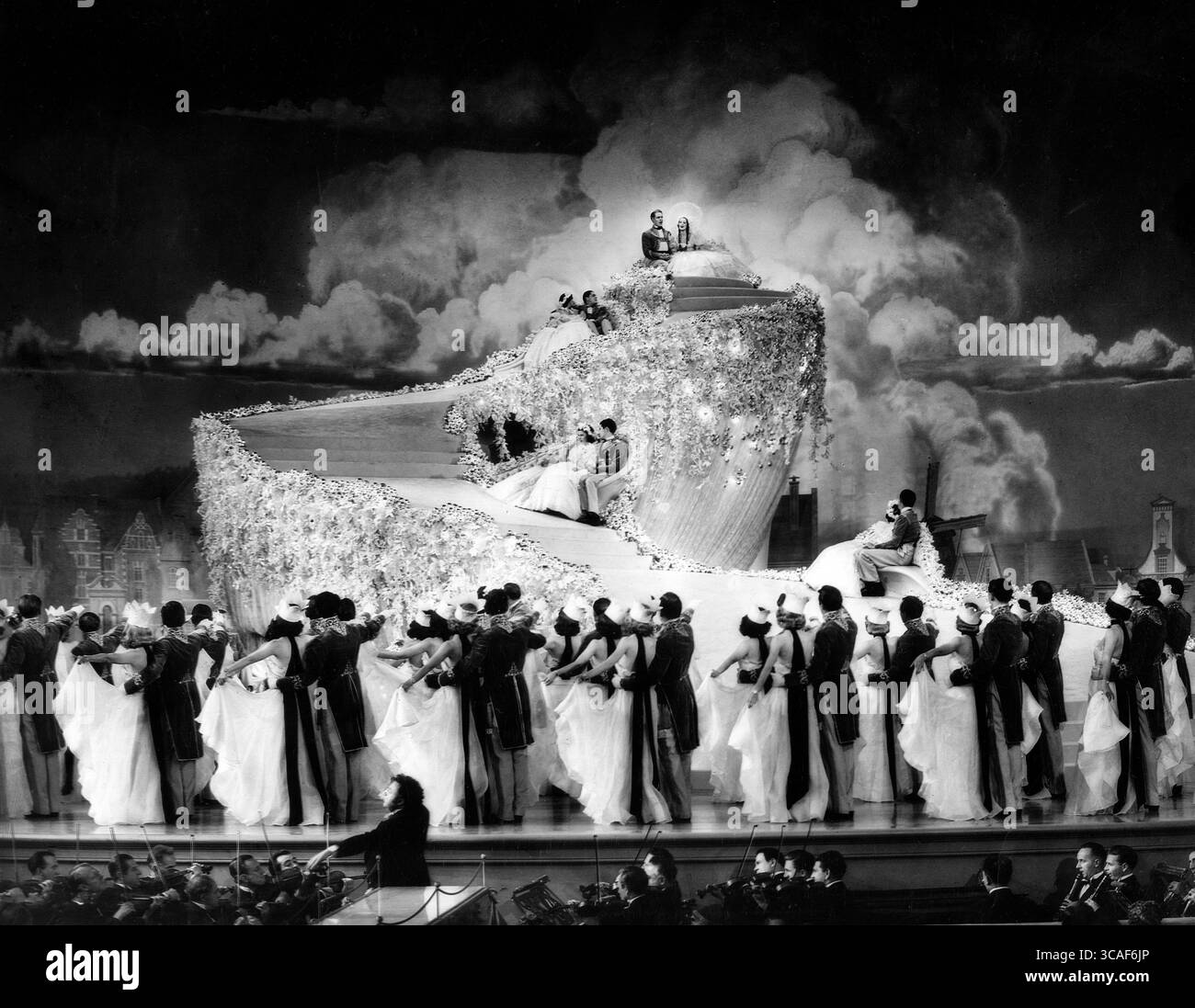 September 2022, USA: Large Stage Production, On-Set of the Film, ''Sweethearts'', MGM, 1938 (Credit Image: © JT Vintage/Glasshouse Via ZUMA Press Wire) Stockfoto
