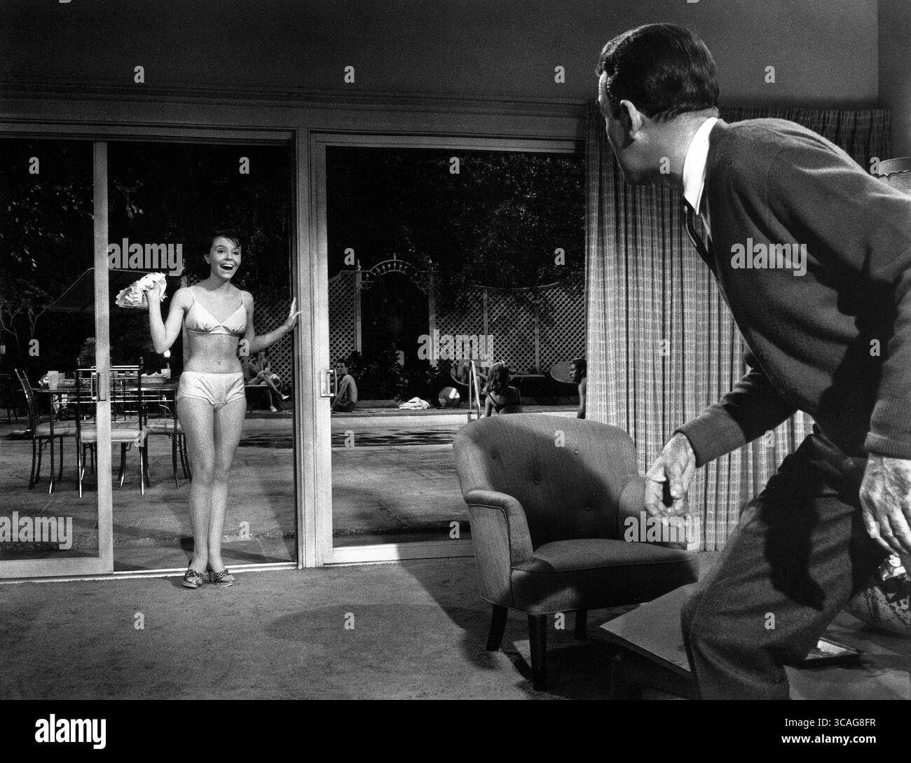 27. November 2022: Charla Doherty, James Stewart, am Set des Films „Take her, She’s Mine“, 20th Century-Fox, 1963 (Bild: © JT Vintage/Glasshouse Via ZUMA Press Wire) Stockfoto