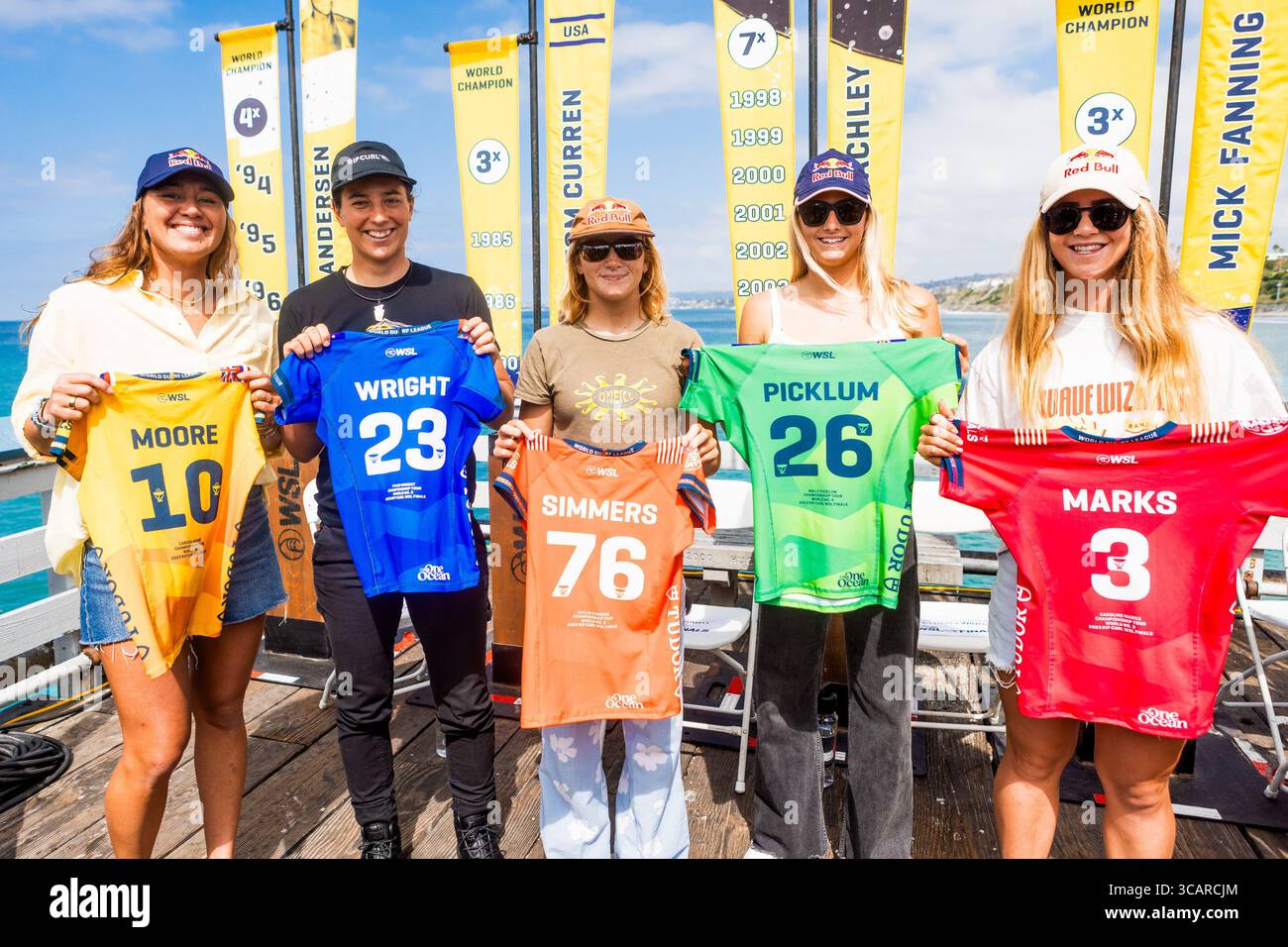 6. September 2023, San Clemente, Kalifornien, USA: (L-R) fünffache WSL-Champion Carissa Moore aus Hawaii, zweifache WSL-Champion Tyler Wright aus Australien, Caitlin Simmers aus den Vereinigten Staaten, Molly Picklum aus Australien und Caroline Marks aus den Vereinigten Staaten bei der Pressekonferenz vor Beginn der RIP Curl WSL Finals am 6. September 2023 in Lower Trestles, Kalifornien, USA. (Bild: © Cait Miers/WSL/ZUMA Press Wire) Stockfoto