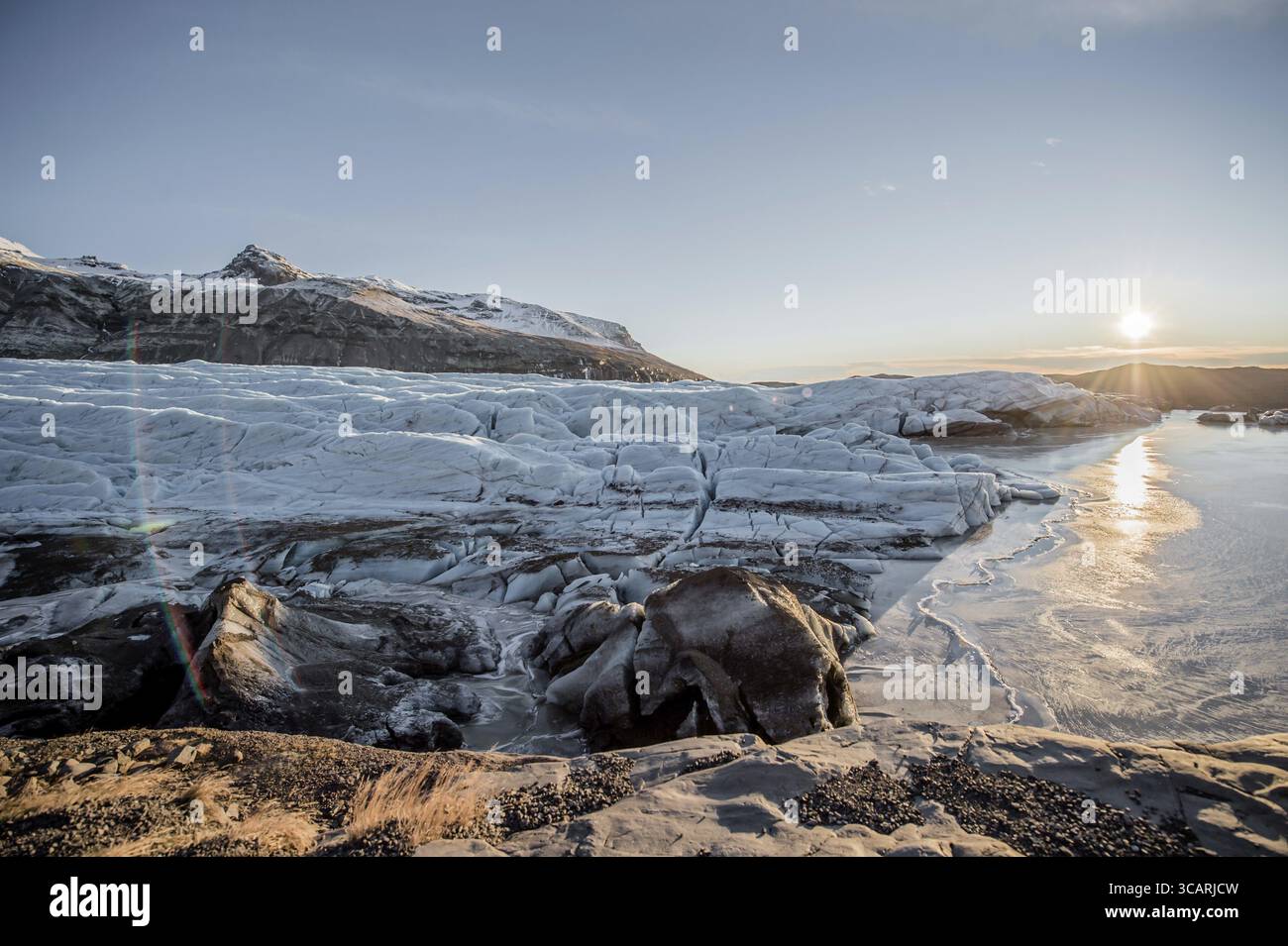 Gletscher Vatnajoekull, Eis, Felsen, See, Sonnenuntergang, Winter, Kalt, Island* Vatnajokul, Eis, Felsen, See, Sonnenuntergang, Kälte, Island Stockfoto