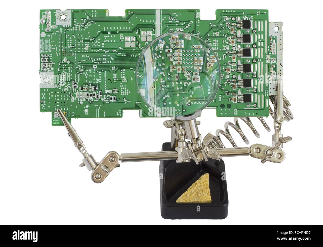 Das Gerät mit einer Linse zur Reparatur und Steuerung des elektronischen Leiterplattenkonzepts. Isoliert mit Patch. Nur Standardpositionsbezeichnung Stockfoto