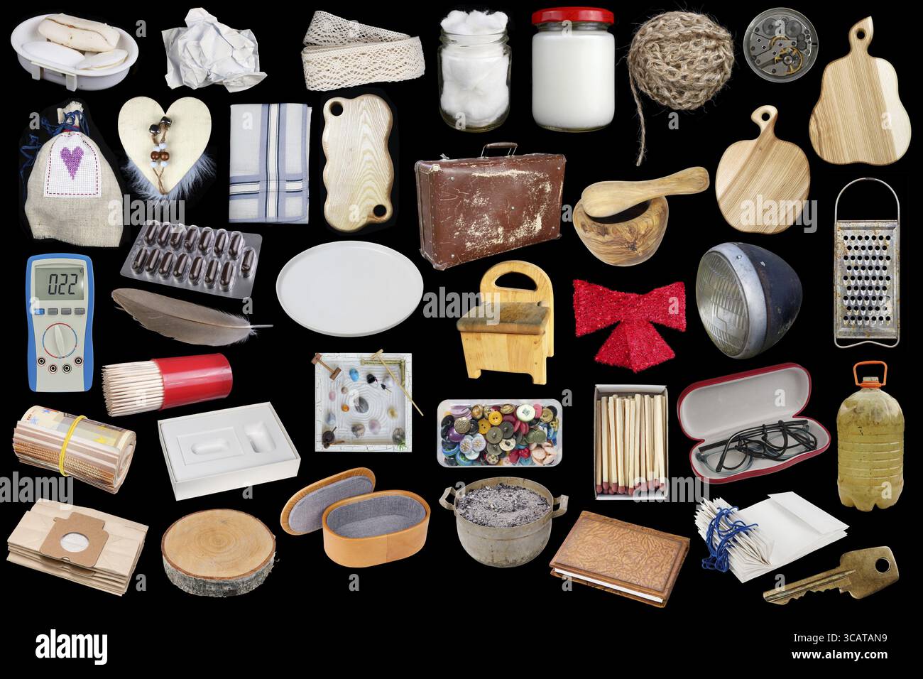 Haushalt einfache Objekte gesetzt. Isoliert auf Schwarz Stockfoto