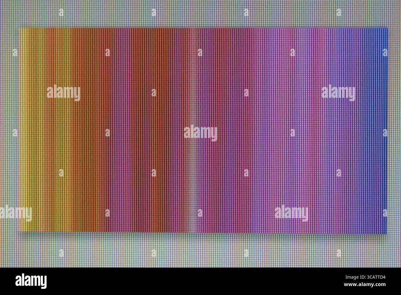 Ein Makro Foto von einer chaotischen Farbige gestreifte Lärm auf dem Monitor. Ein gut gesehen pixel Struktur Stockfoto