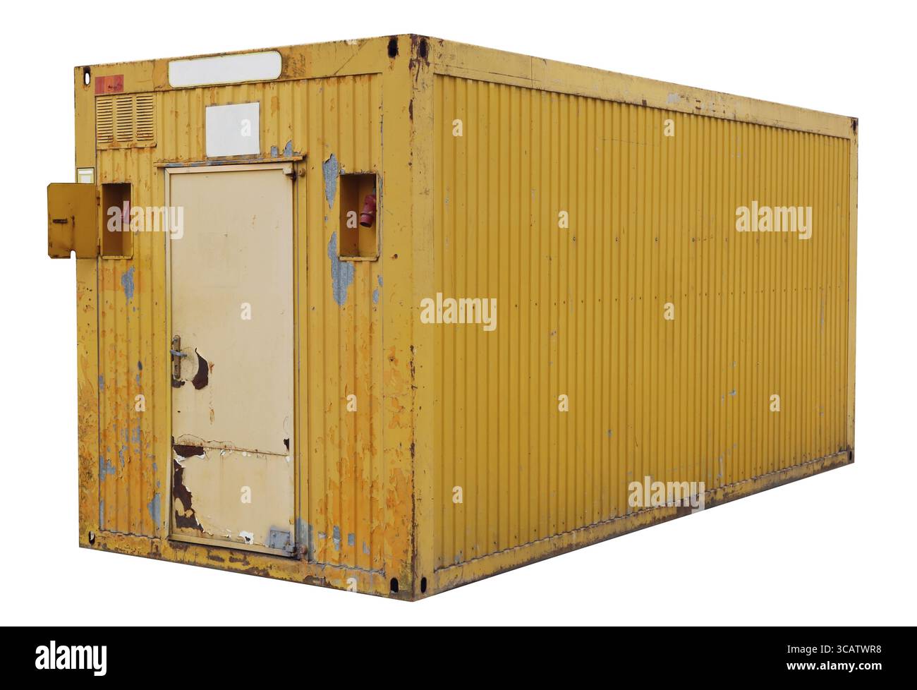 Schuppen auf der Baustelle aus gelbem Metall-Frachtcontainer. Isoliert auf weiß Stockfoto