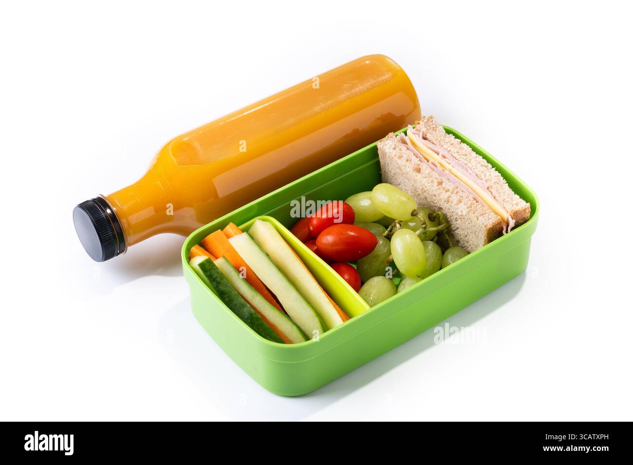 Gesunde Lunchbox für die Schule mit Sandwich, Obst und Gemüse isoliert auf weißem Hintergrund Stockfoto