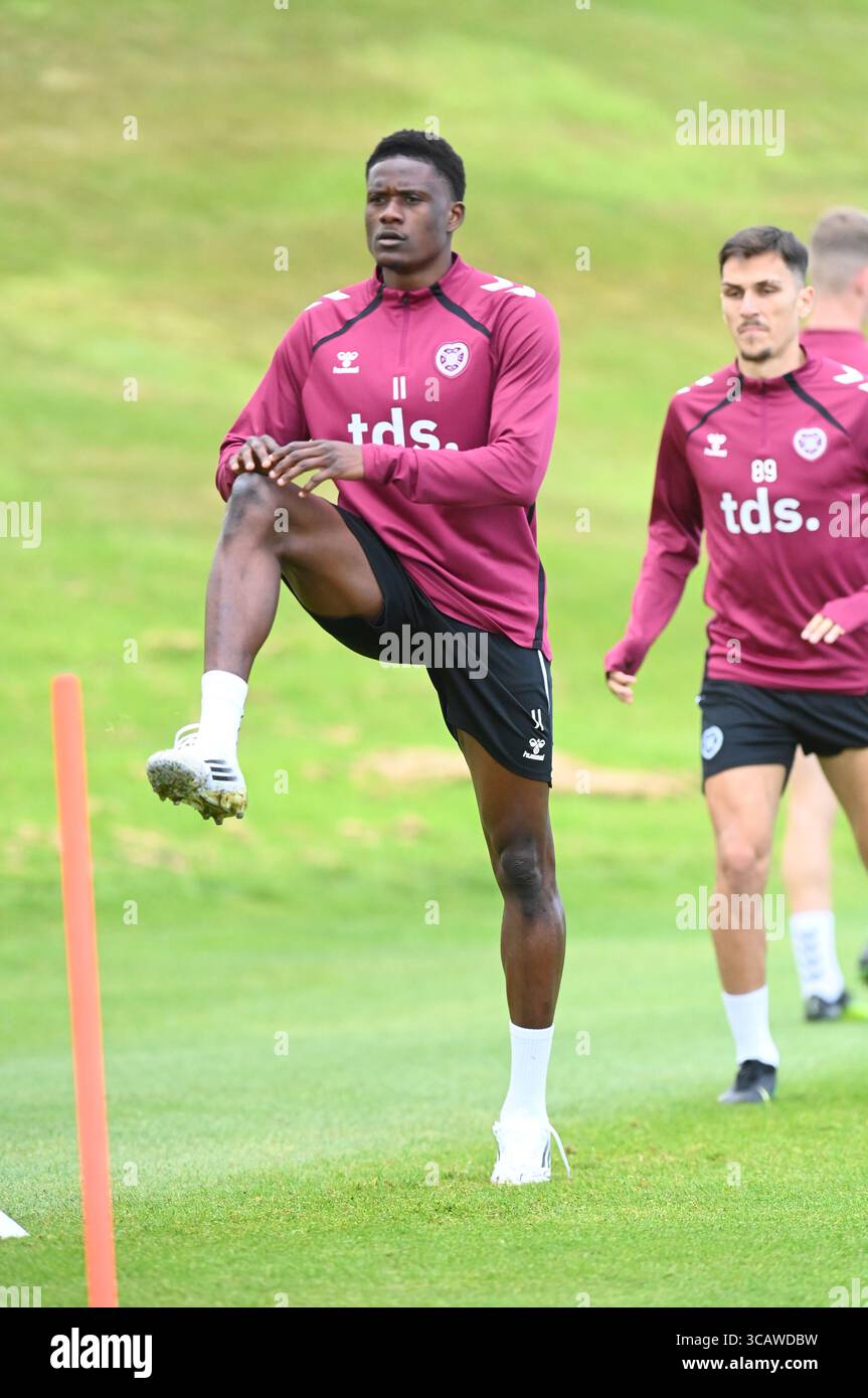 Oriam Sports Centre Edinburgh.Scotland, UK. August 2025. Hearts hat vor kurzem Pierre Landry Kabore unterzeichnet. Training für Scottish Premiership Match gegen Dundee United Credit: eric mccowat/Alamy Live News Stockfoto