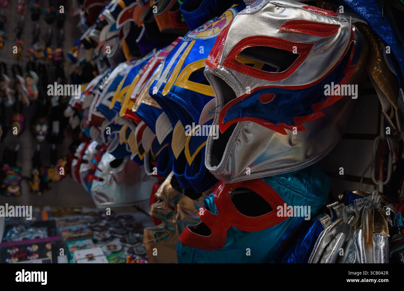 Lucha libre Masken auf dem La Ciudadela Artisan Market Stockfoto