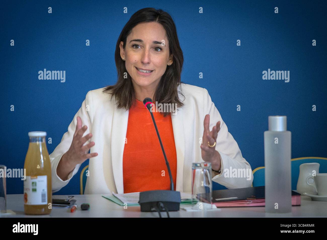 11. Juni 2019: Paris, Frankreich - Brune Poirson, Staatssekretär für ökologische und Solidaritätsfragen im Bereich des Übergangs, empfängt die führenden Vertreter der Fastfood-Ketten in Frankreich für die Entsorgung ihrer Abfälle. (Bild: © Sadak Souici/ZUMA Press Wire) Stockfoto