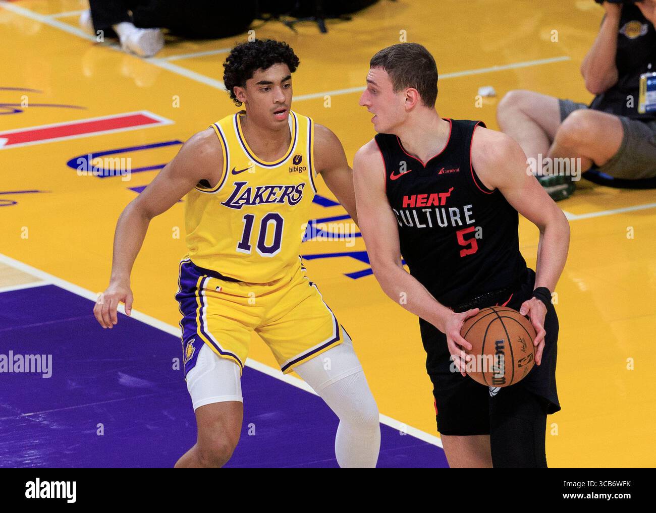 3. Januar 2024, Los Angeles, Kalifornien, USA: Der Los Angeles Lakers während ihres NBA-Spiels gegen die Miami Heat am Mittwoch, den 3. Januar 2024, in der Crypto.com Arena in Los Angeles, Kalifornien. JAVIER ROJAS/PI (Foto: © PI via ZUMA Press Wire) Stockfoto
