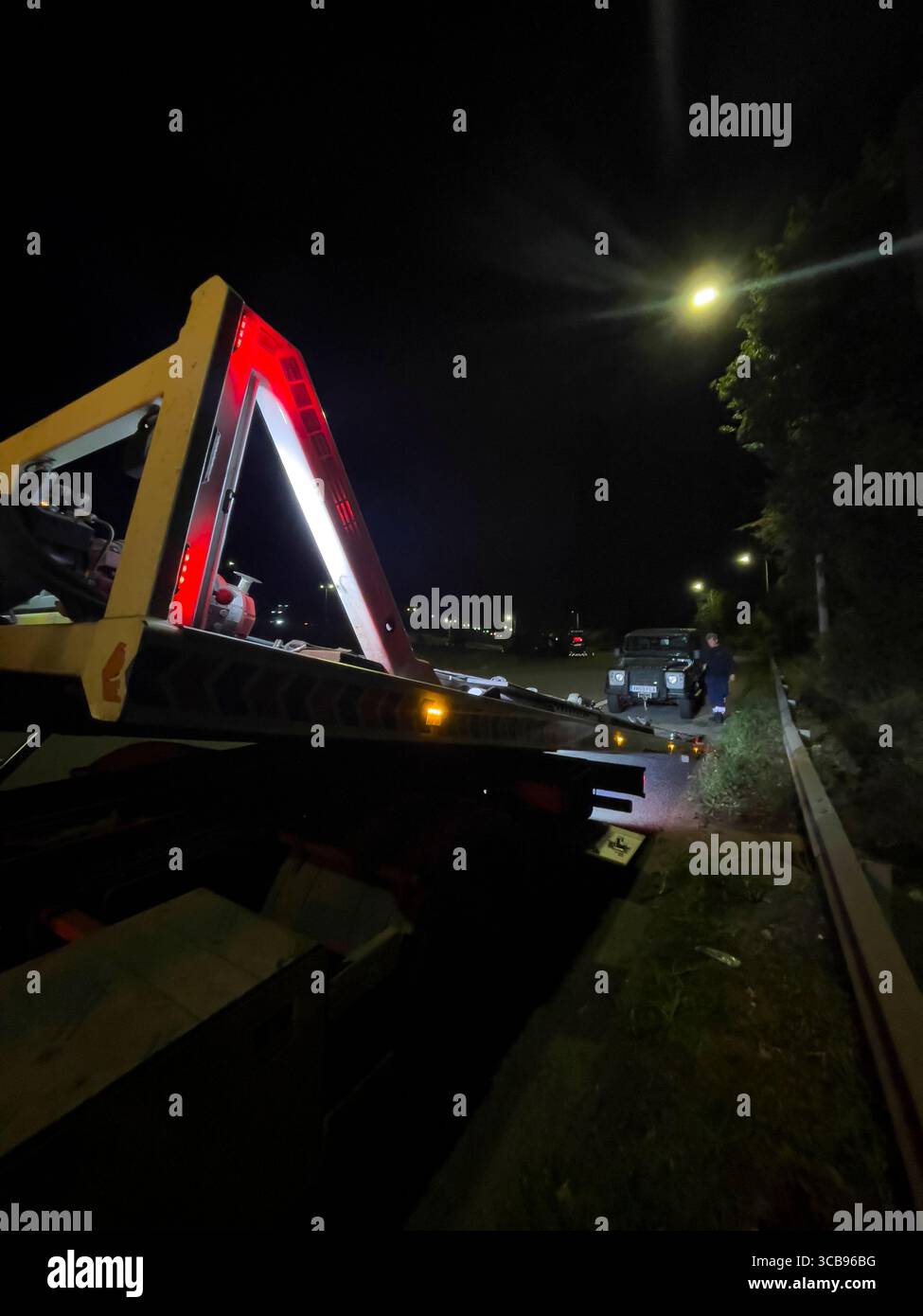 Landrover-Ausfall und -Sanierung - Smartphone-aufgenommenes Stockfoto