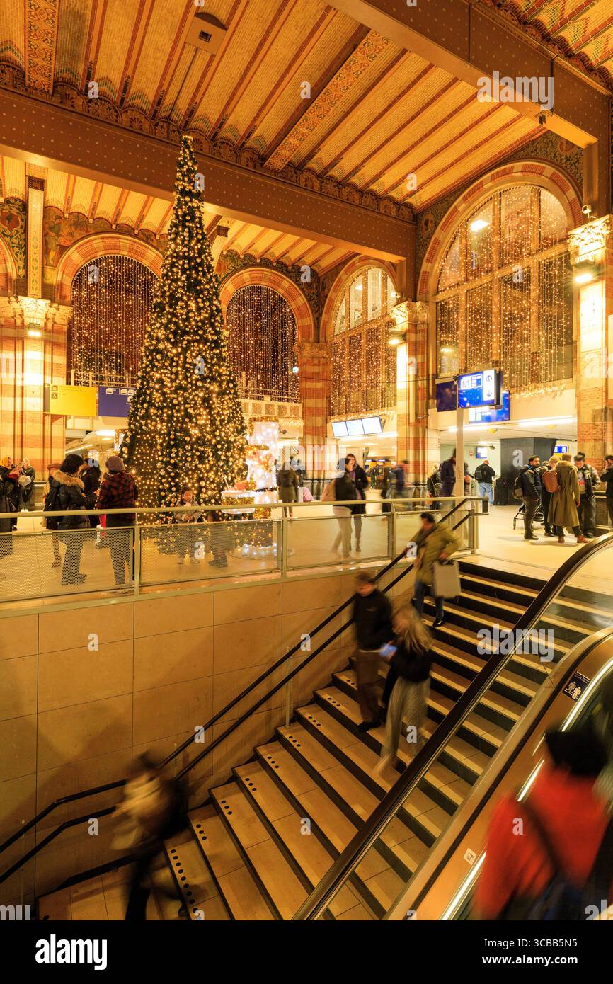 Niederlande, Amsterdam, Altstadt, Bahnhof, Hauptbahnhof Stockfoto